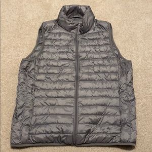Uniqlo ultra-light down grey vest